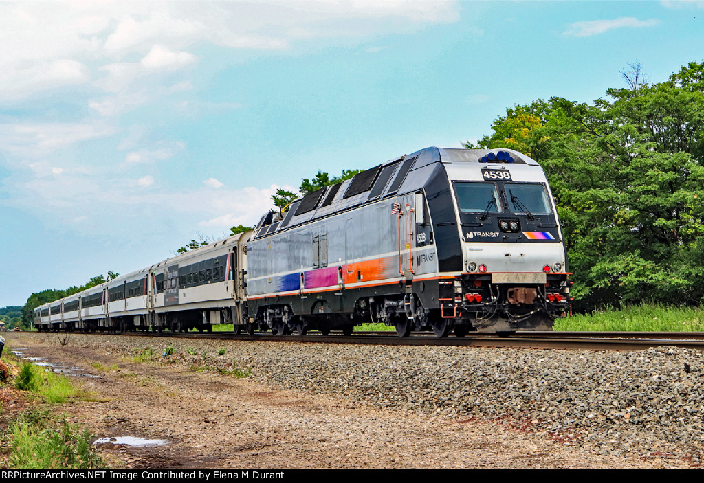 NJT 4538 on train 5524